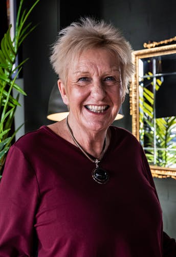 Sarah Holmes
